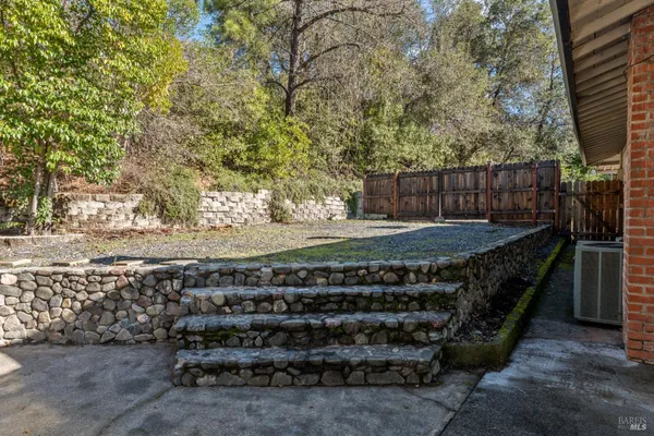 $619,000 | 185 Grace Court, Cloverdale, CA 95425