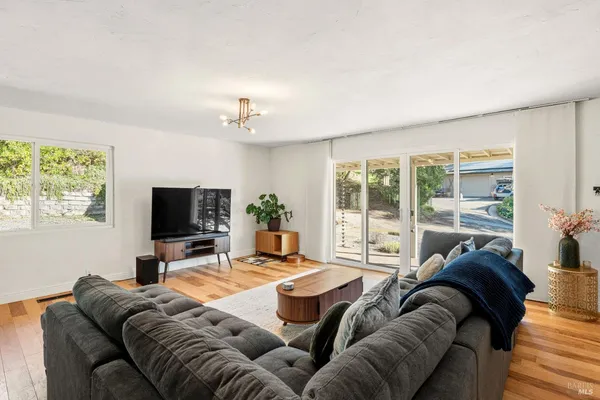 $619,000 | 185 Grace Court, Cloverdale, CA 95425