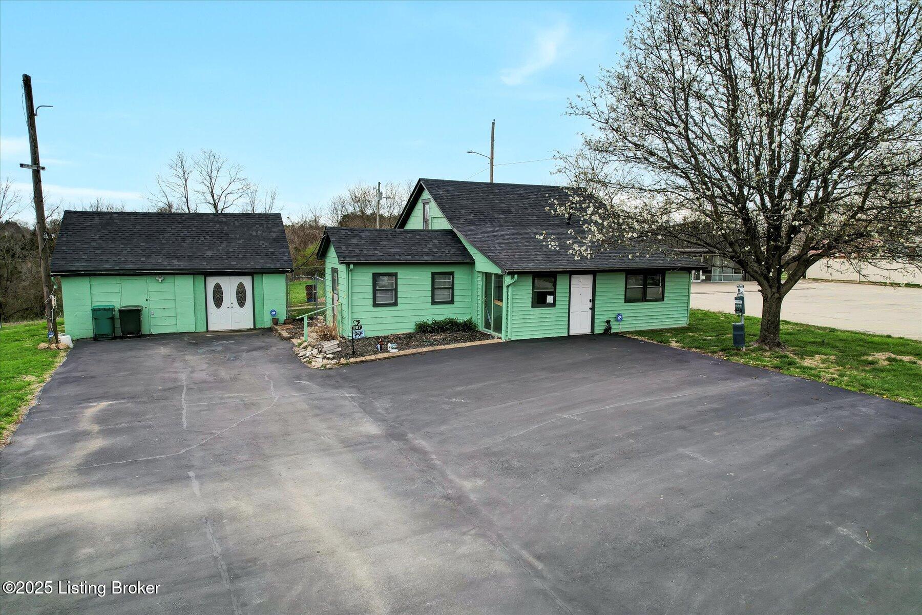 287 South Bardstown Road Mount Washington, KY 40047 - Photo 2 of 18 01-287 S Bardstown Rd