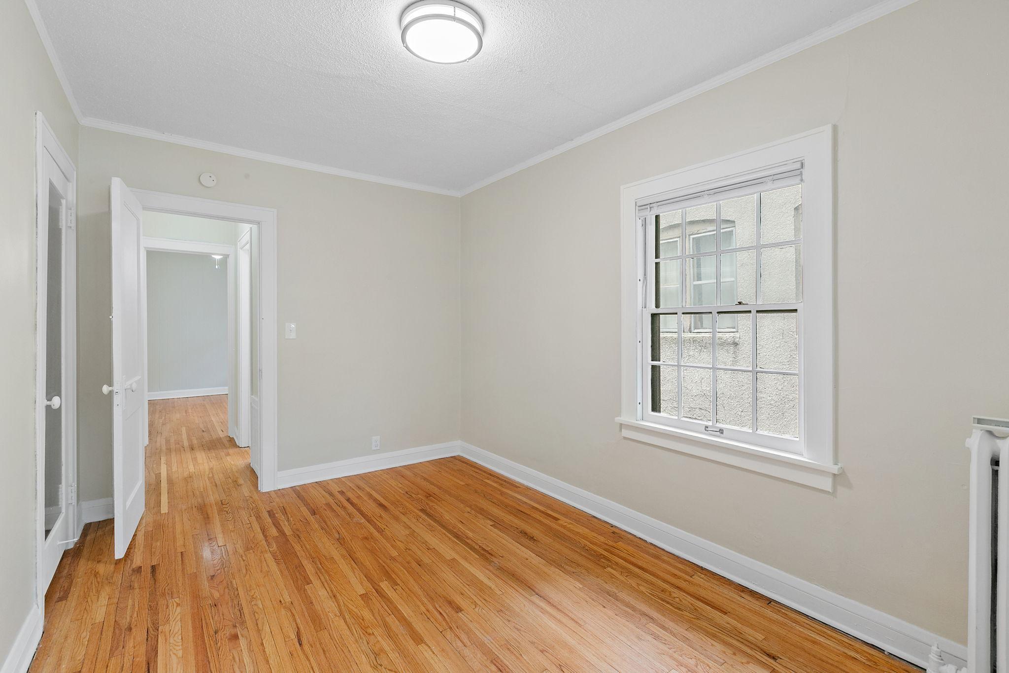 2512 Dupont Avenue South, Unit 1 Minneapolis, MN 55405 - Photo 19 of 23