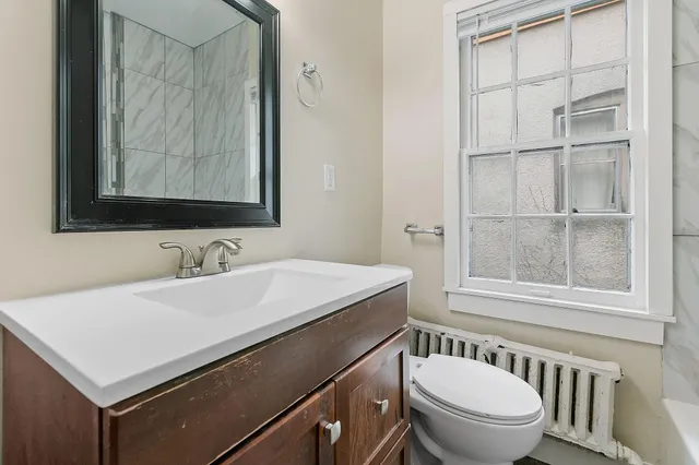 $1,599 | 2512 Dupont Avenue South, Unit 1, Minneapolis, MN 55405