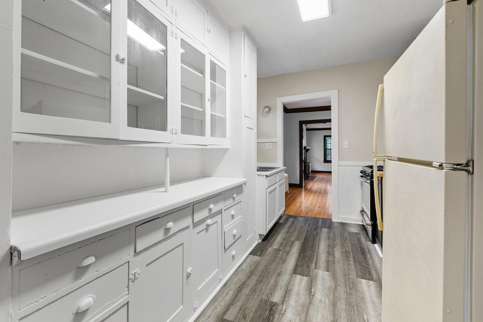 2512 Dupont Avenue South, Unit 1 Minneapolis, MN 55405 - Photo 4 of 23