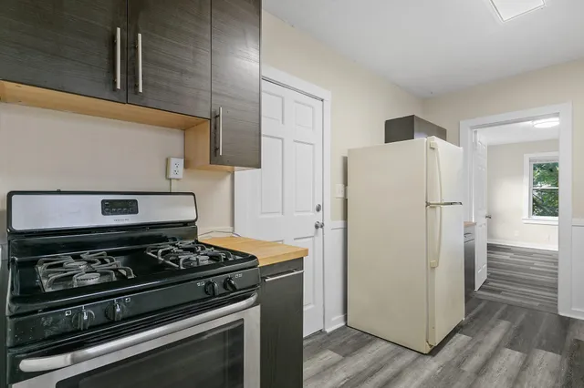 $1,599 | 2512 Dupont Avenue South, Unit 1, Minneapolis, MN 55405