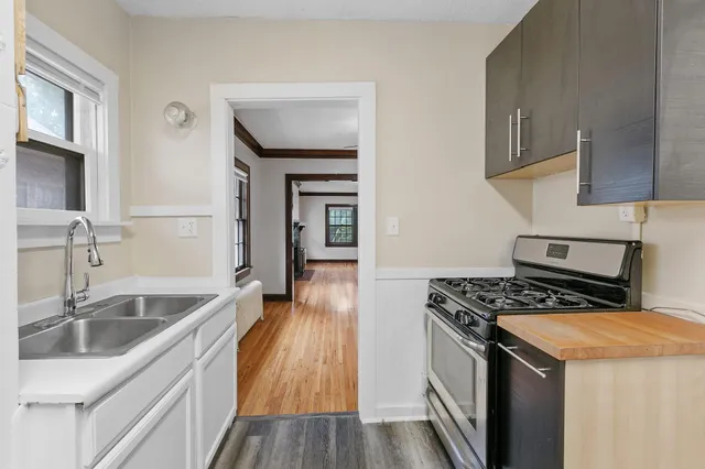 $1,599 | 2512 Dupont Avenue South, Unit 1, Minneapolis, MN 55405