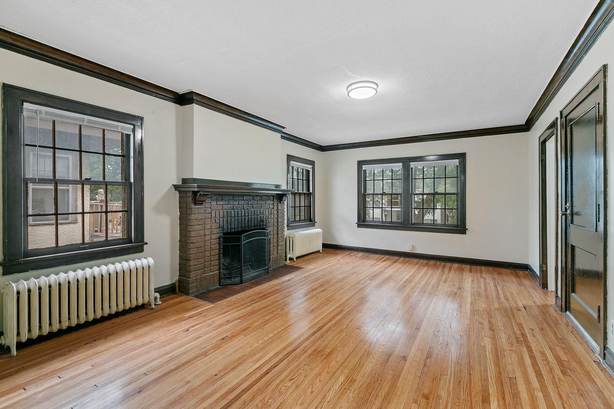 2512 Dupont Avenue South, Unit 1 Minneapolis, MN 55405 - Photo 8 of 23