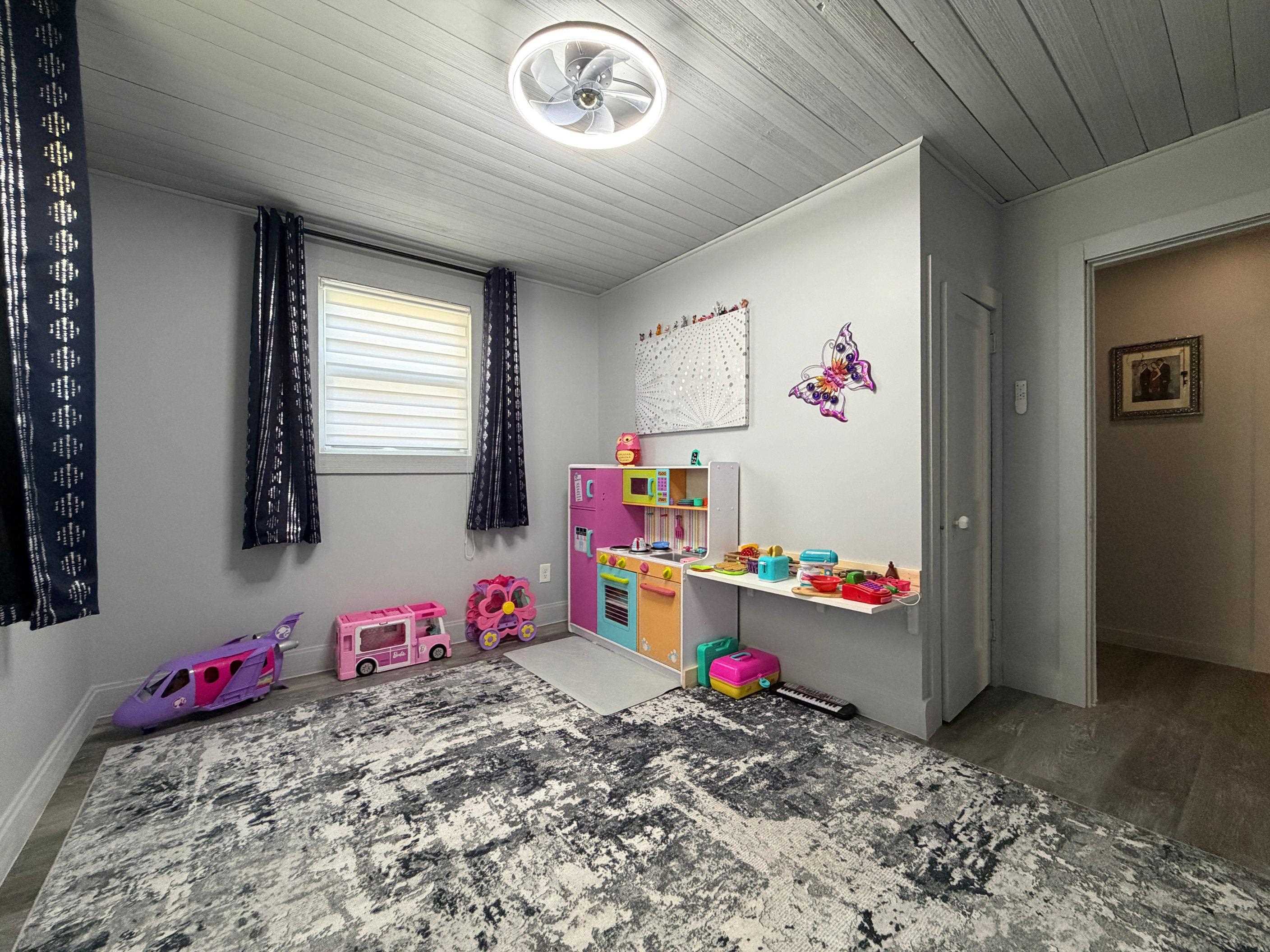 1079 West Moore Road Saginaw, MI 48601 - Photo 14 of 63 50211118-8672358e-1b95-4755-8f5c-83e2ea17eee2.JPG