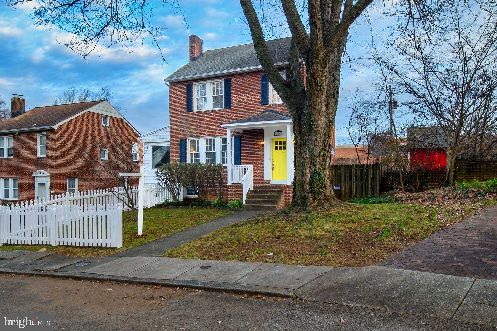 304 Kingston Road Baltimore, MD 21229 - Photo 3 of 38 Exterior Front (alt view)
