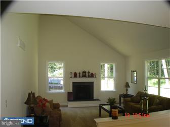 1690 Upper Ridge Road Pennsburg, PA 18073 - Photo 1 of 12 Family Room