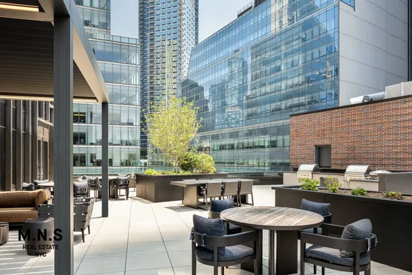 $5,850 | 23-15 44th Road, Unit PH2G | Long Island City