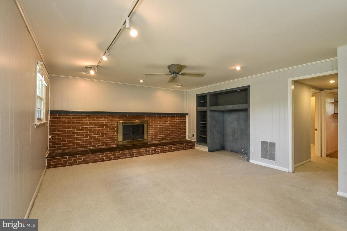 6917 Redmiles Road Laurel, MD 20707 - Photo 13 of 24 Family Room