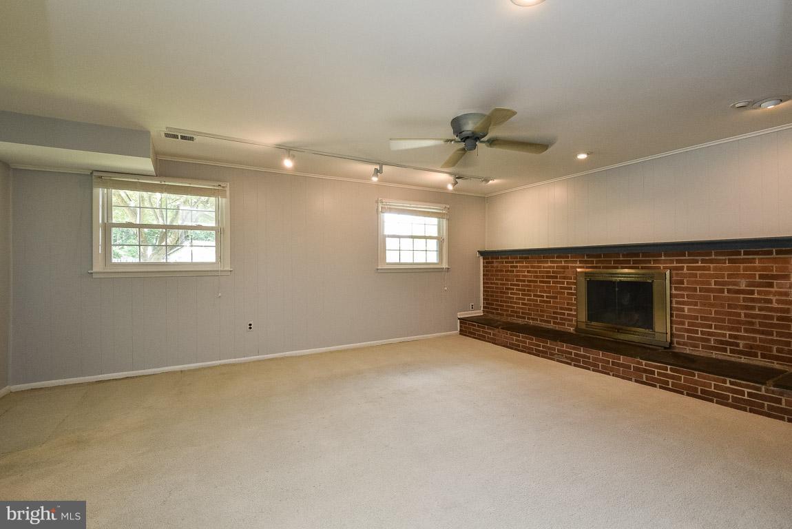 6917 Redmiles Road Laurel, MD 20707 - Photo 14 of 24 Family Room