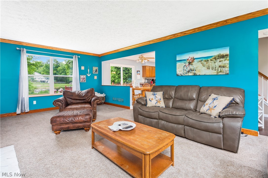 2483 Tallmadge Road Ravenna, OH 44266 - Photo 11 of 35 Livingroom
