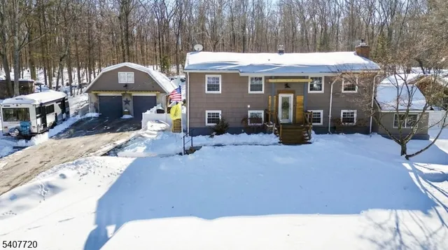 $565,000 | 27 Grandview Avenue, Oak Ridge, NJ 07438