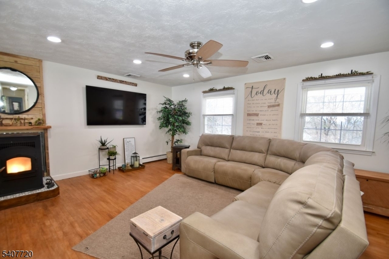 27 Grandview Avenue Oak Ridge, NJ 07438 - Photo 13 of 26