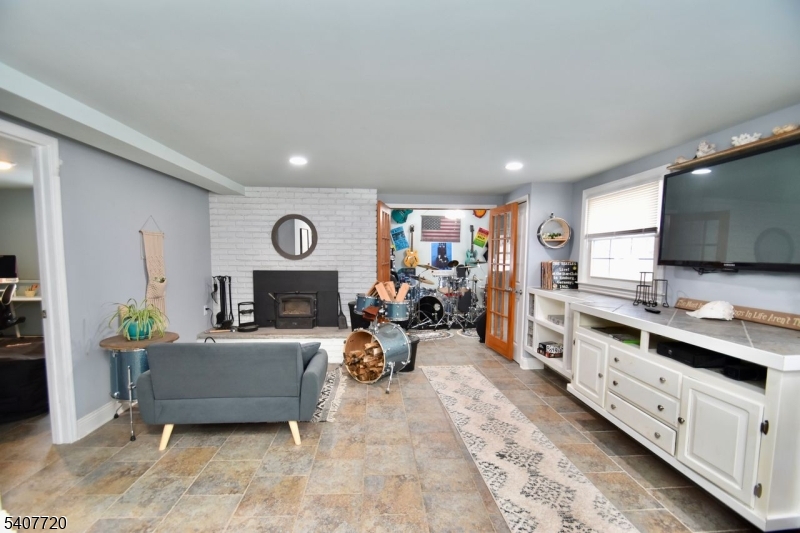 27 Grandview Avenue Oak Ridge, NJ 07438 - Photo 15 of 26