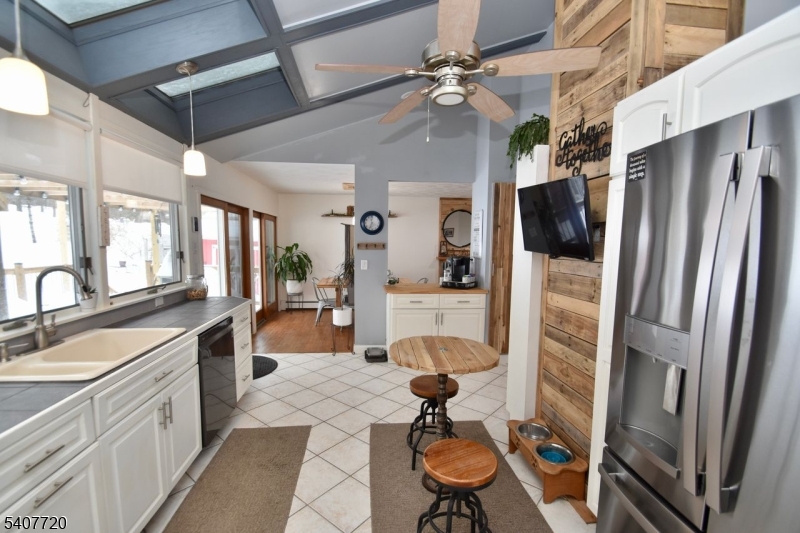 27 Grandview Avenue Oak Ridge, NJ 07438 - Photo 5 of 26