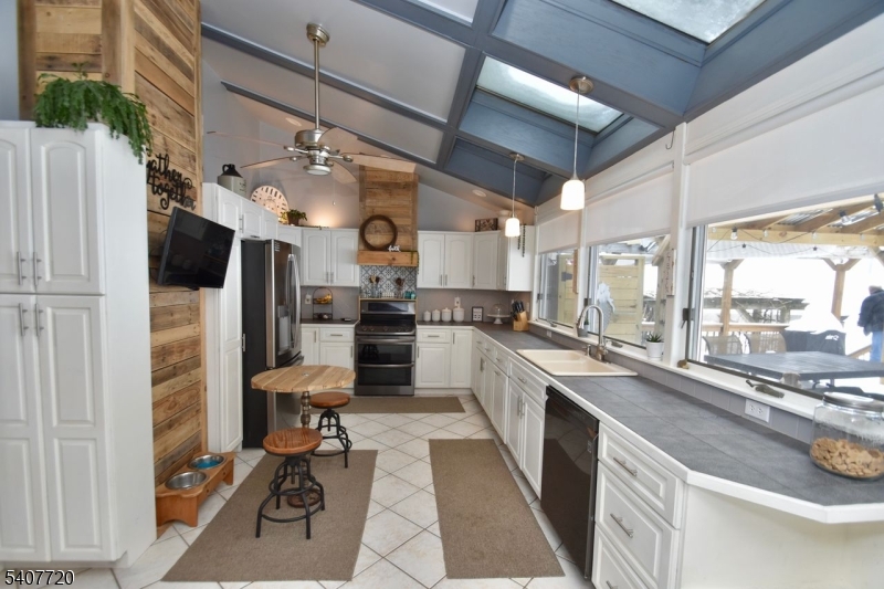 27 Grandview Avenue Oak Ridge, NJ 07438 - Photo 8 of 26