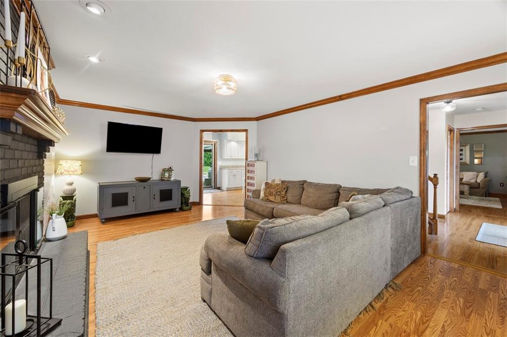 2133 Middle Road Glenshaw, PA 15116 - Photo 17 of 50 Gallery Image 17