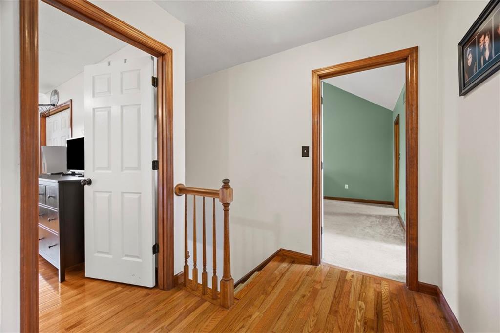 2133 Middle Road Glenshaw, PA 15116 - Photo 22 of 50 Upper level hallway