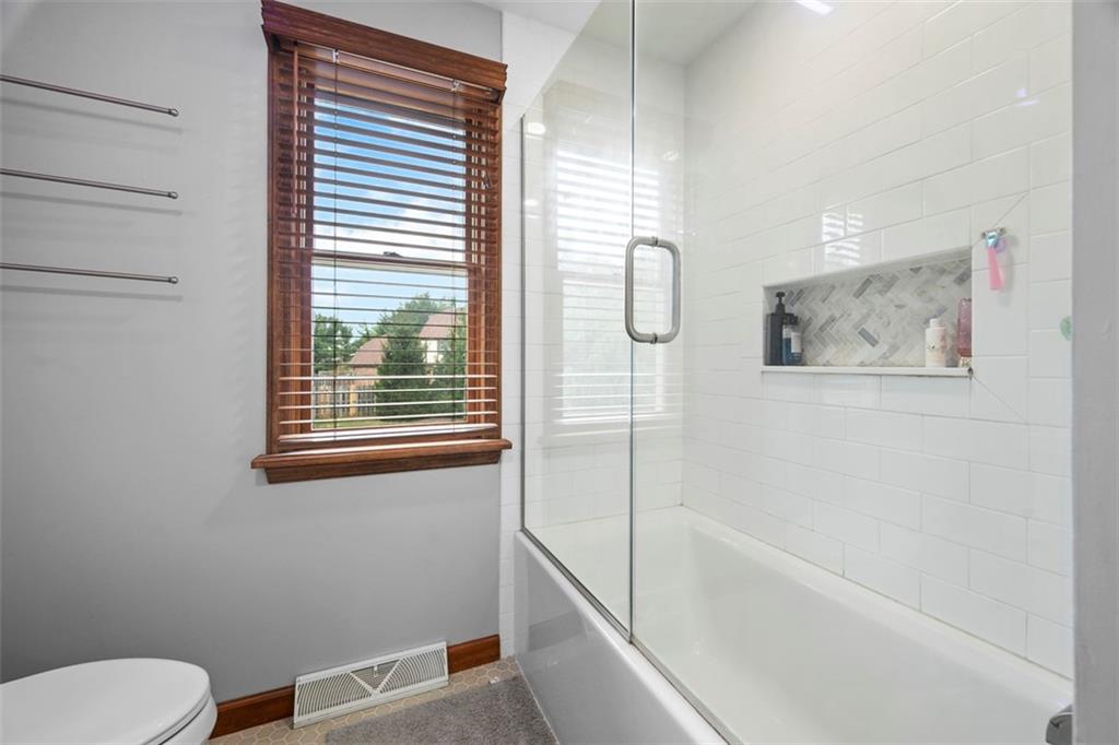 2133 Middle Road Glenshaw, PA 15116 - Photo 33 of 50 Gallery Image 33