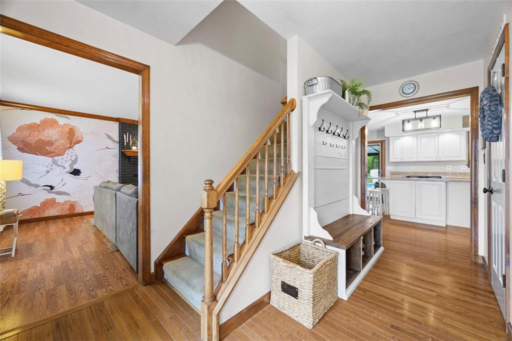 2133 Middle Road Glenshaw, PA 15116 - Photo 4 of 50 Gallery Image 4
