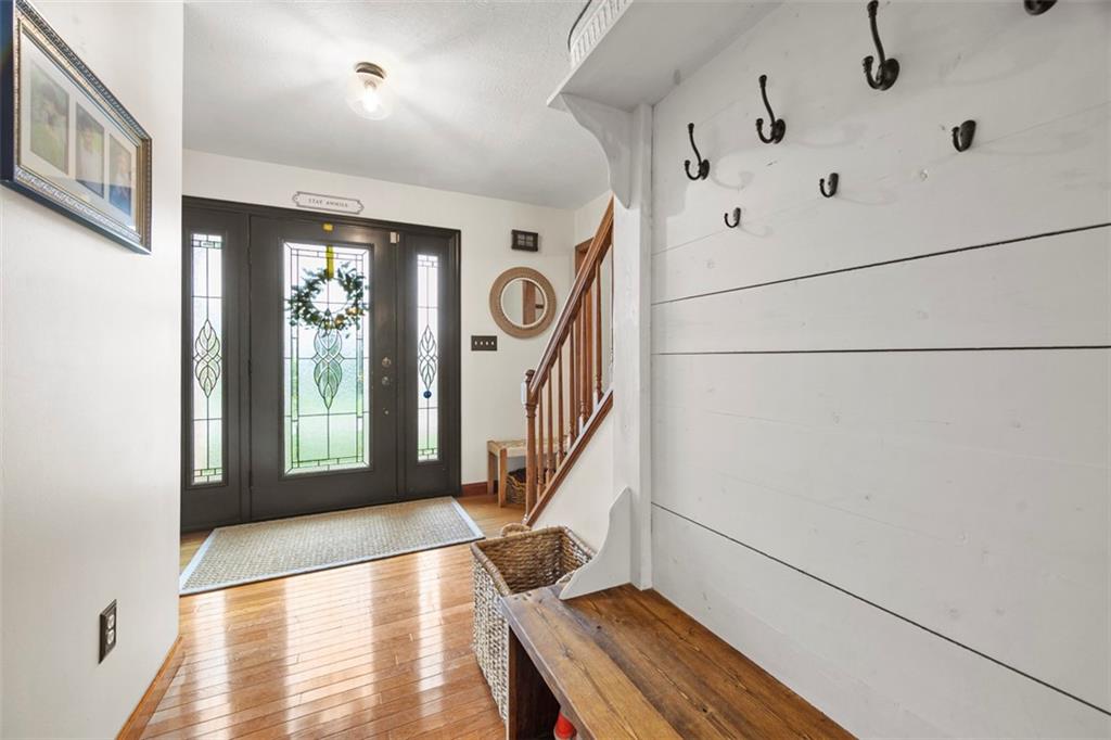 2133 Middle Road Glenshaw, PA 15116 - Photo 5 of 50 Gallery Image 5