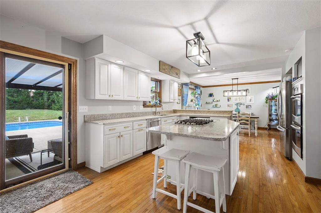 2133 Middle Road Glenshaw, PA 15116 - Photo 6 of 50 Gallery Image 6