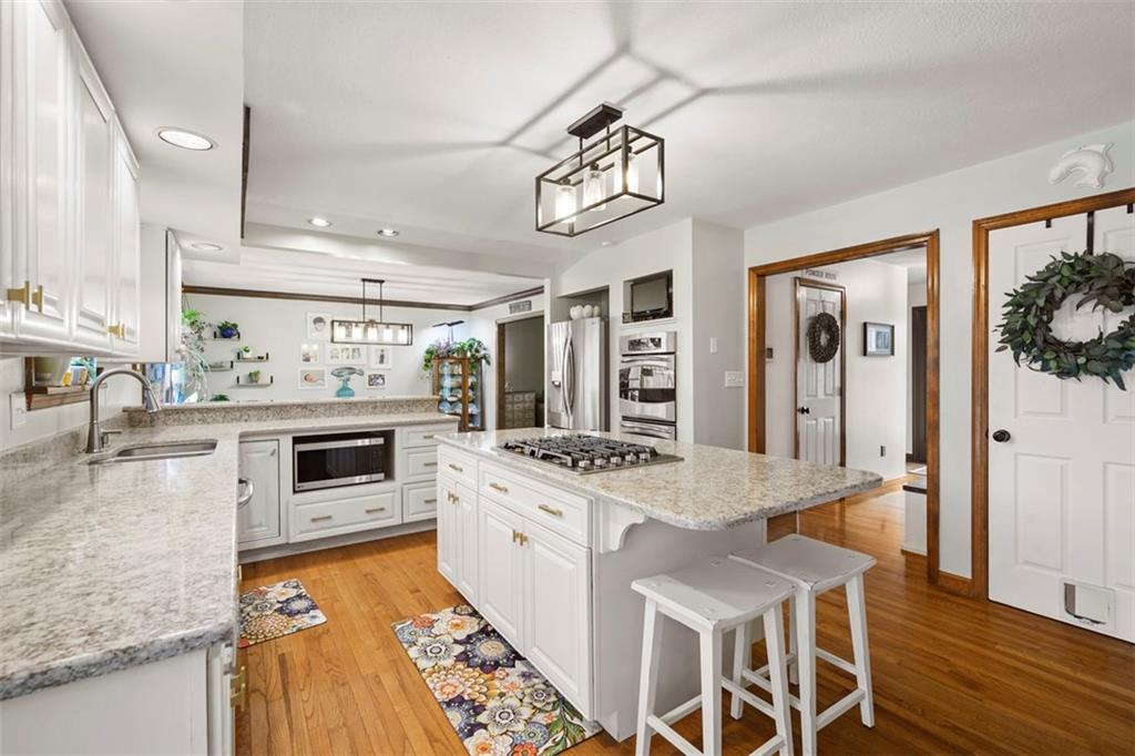 2133 Middle Road Glenshaw, PA 15116 - Photo 7 of 50 Gallery Image 7