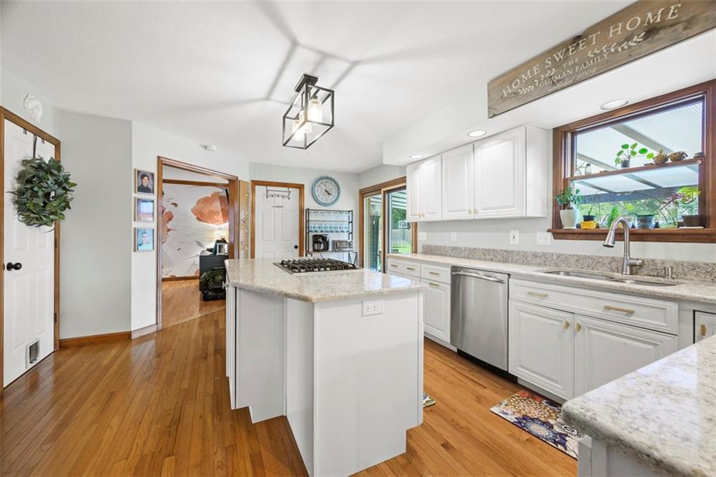 2133 Middle Road Glenshaw, PA 15116 - Photo 9 of 50 Gallery Image 9