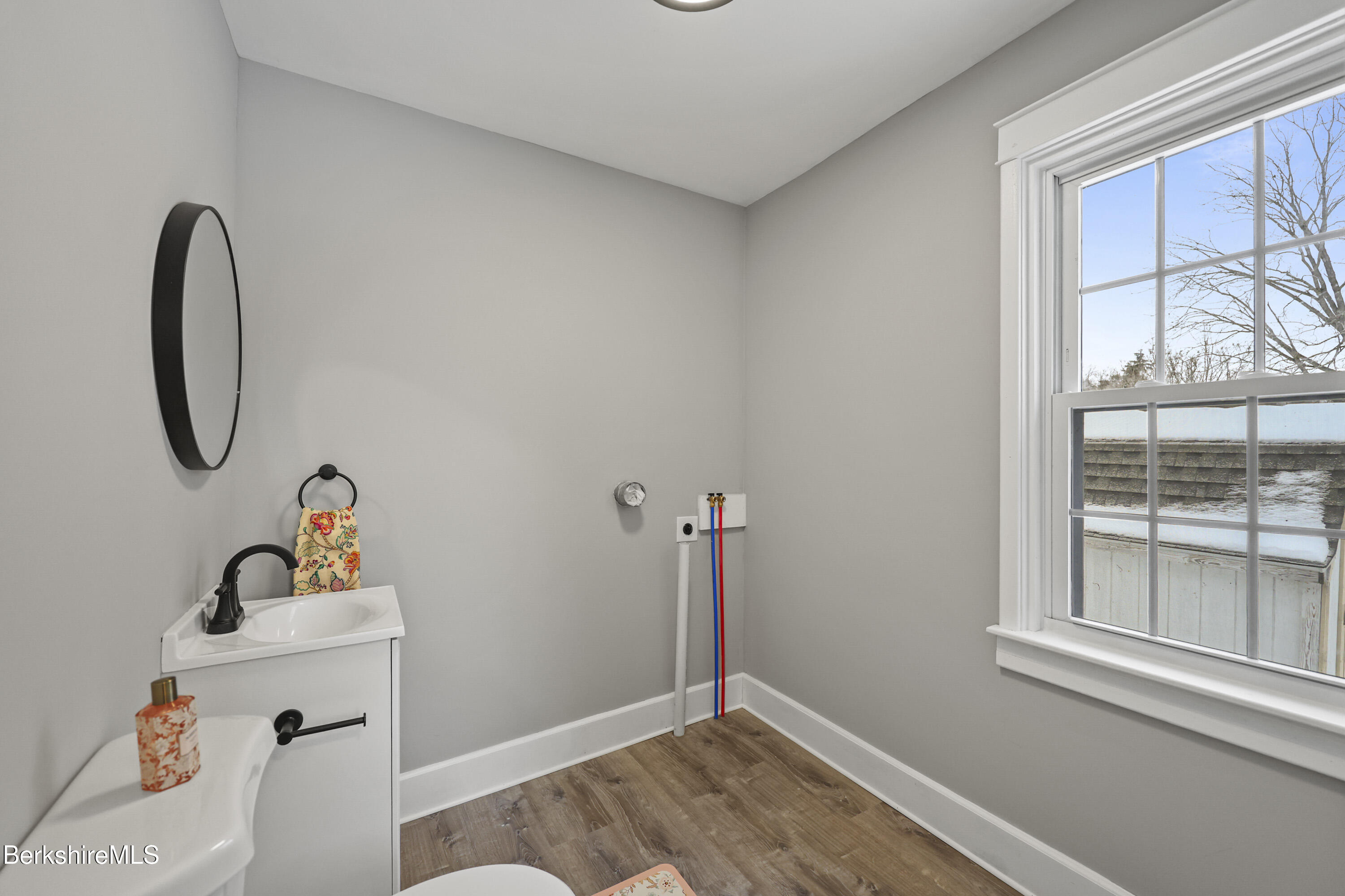 123 Broadview Terrace Pittsfield, MA 01201 - Photo 18 of 34 a bathroom with a sink and a window