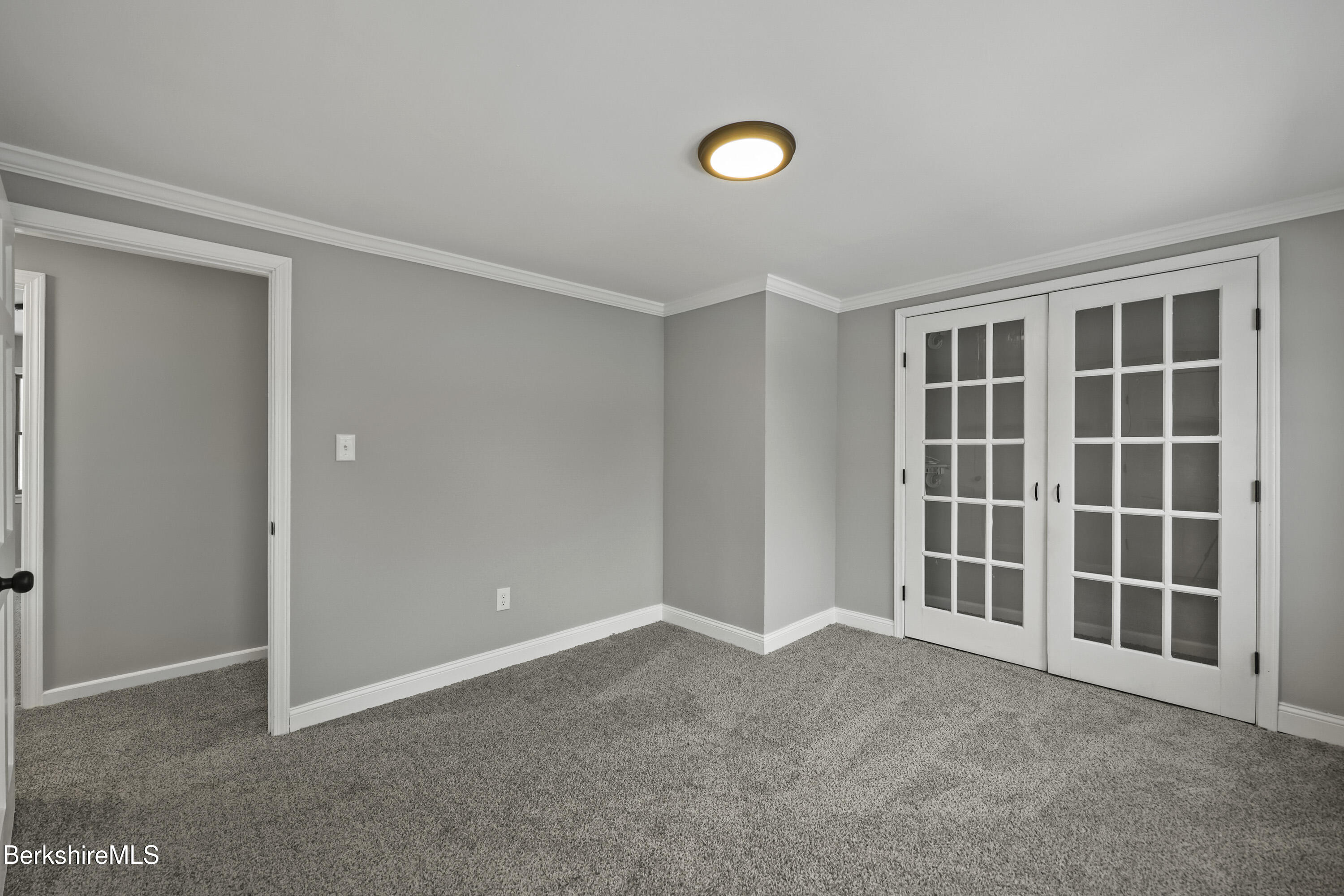 123 Broadview Terrace Pittsfield, MA 01201 - Photo 21 of 34 an empty room with windows