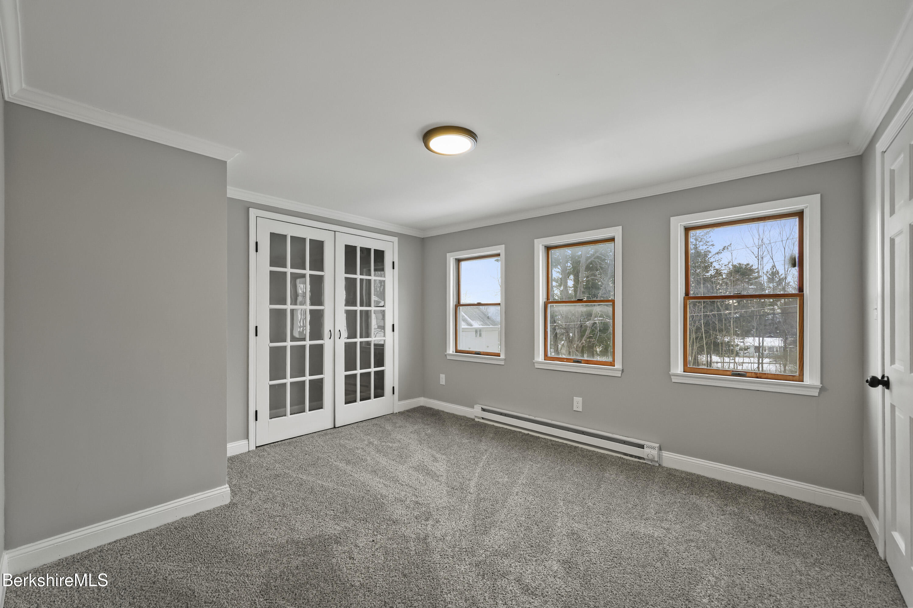 123 Broadview Terrace Pittsfield, MA 01201 - Photo 22 of 34 an empty room with windows
