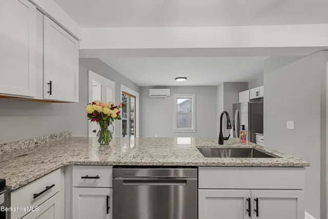 $289,900 | 123 Broadview Terrace, Pittsfield, MA 01201