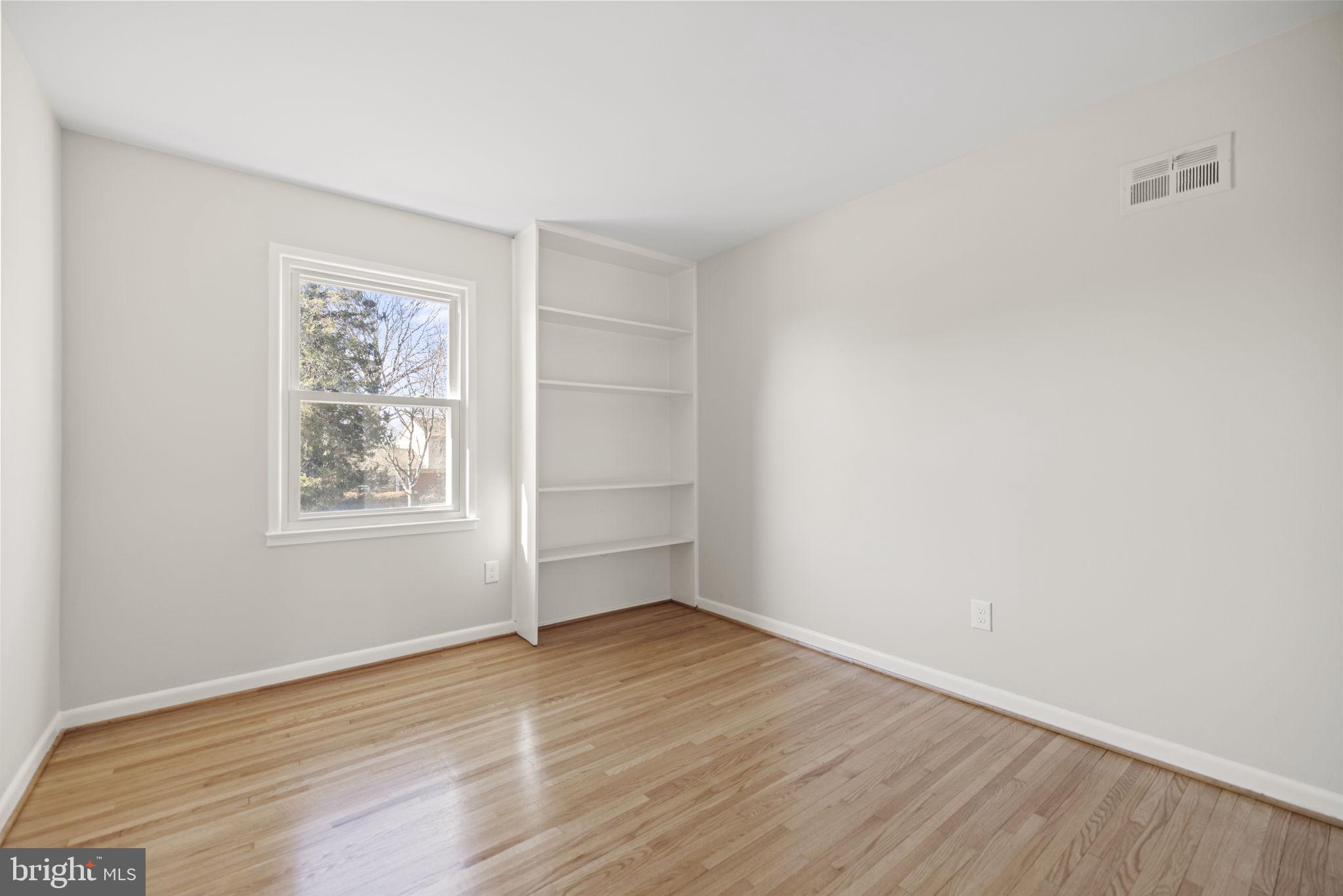 14801 Cobblestone Drive Silver Spring, MD 20905 - Photo 16 of 29 Bedroom #3