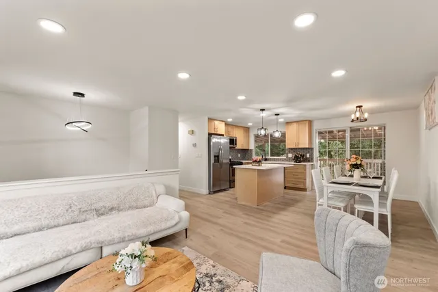 $688,000 | 13033 Southeast 206th Place, Kent, WA 98031