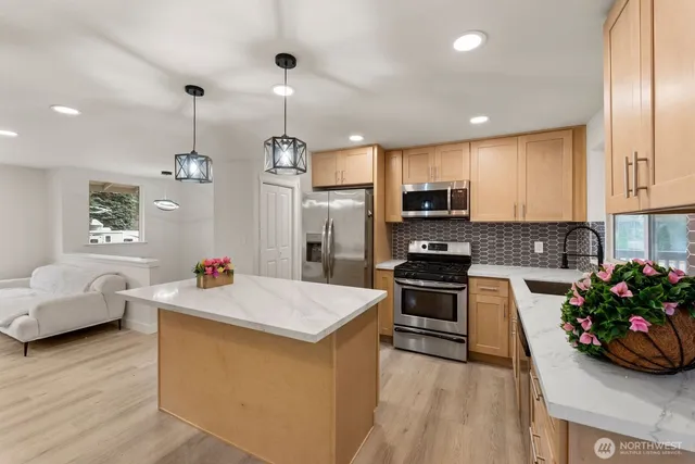 $688,000 | 13033 Southeast 206th Place, Kent, WA 98031