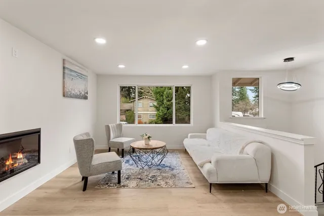 $688,000 | 13033 Southeast 206th Place, Kent, WA 98031