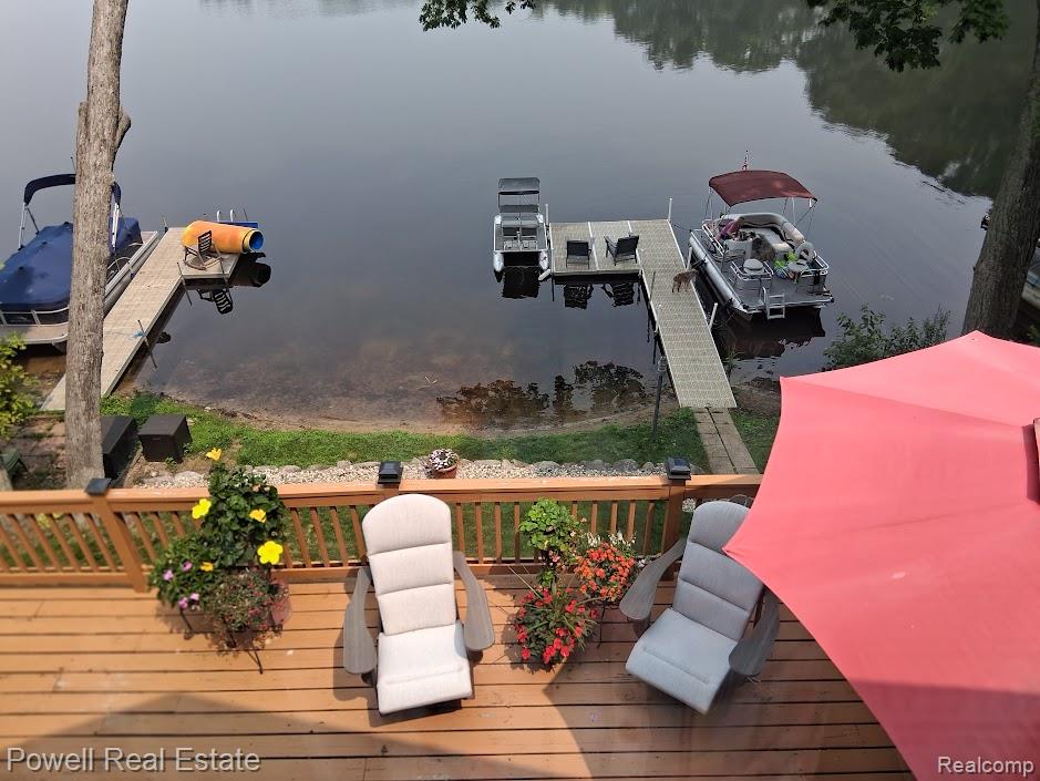 6807 Big Trail Road Holly, MI 48442 - Photo 25 of 45 Deck from loft view.