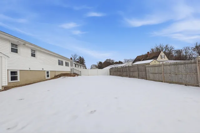 $464,900 | 91 Miami Court, Manchester, NH 03103