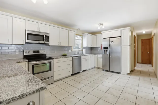 $464,900 | 91 Miami Court, Manchester, NH 03103