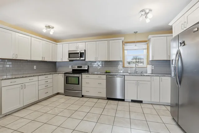 $464,900 | 91 Miami Court, Manchester, NH 03103