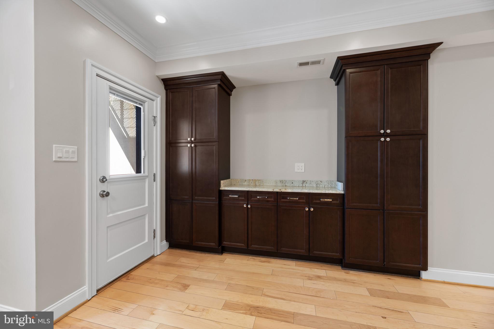 3303 Mueller Street Baltimore, MD 21224 - Photo 12 of 39 Coffee bar