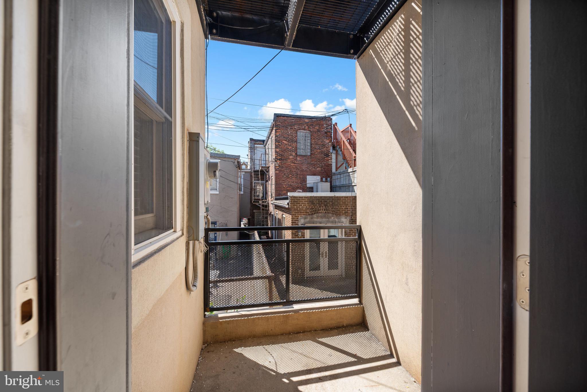 3303 Mueller Street Baltimore, MD 21224 - Photo 13 of 39 Porch