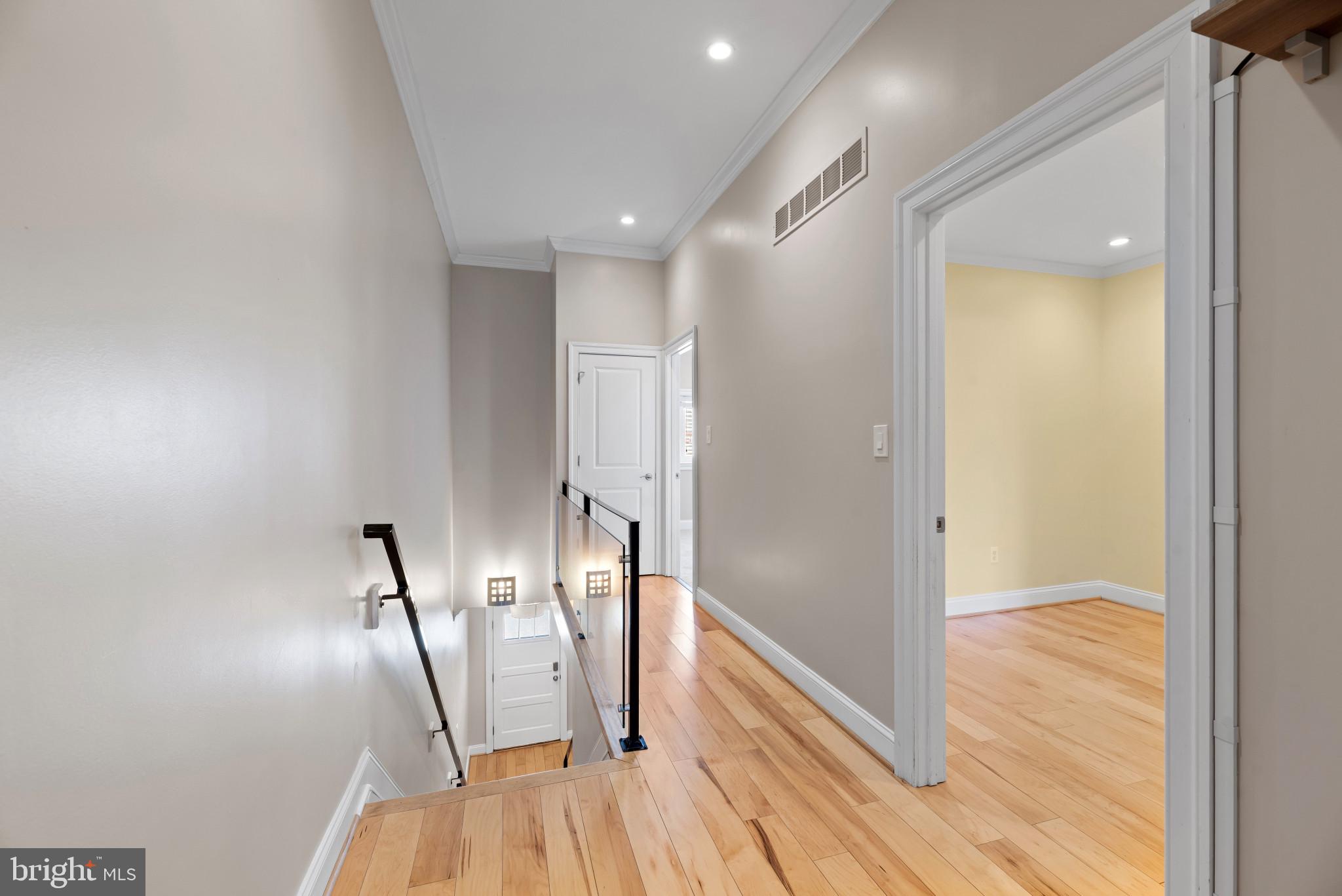 3303 Mueller Street Baltimore, MD 21224 - Photo 15 of 39 Hallway