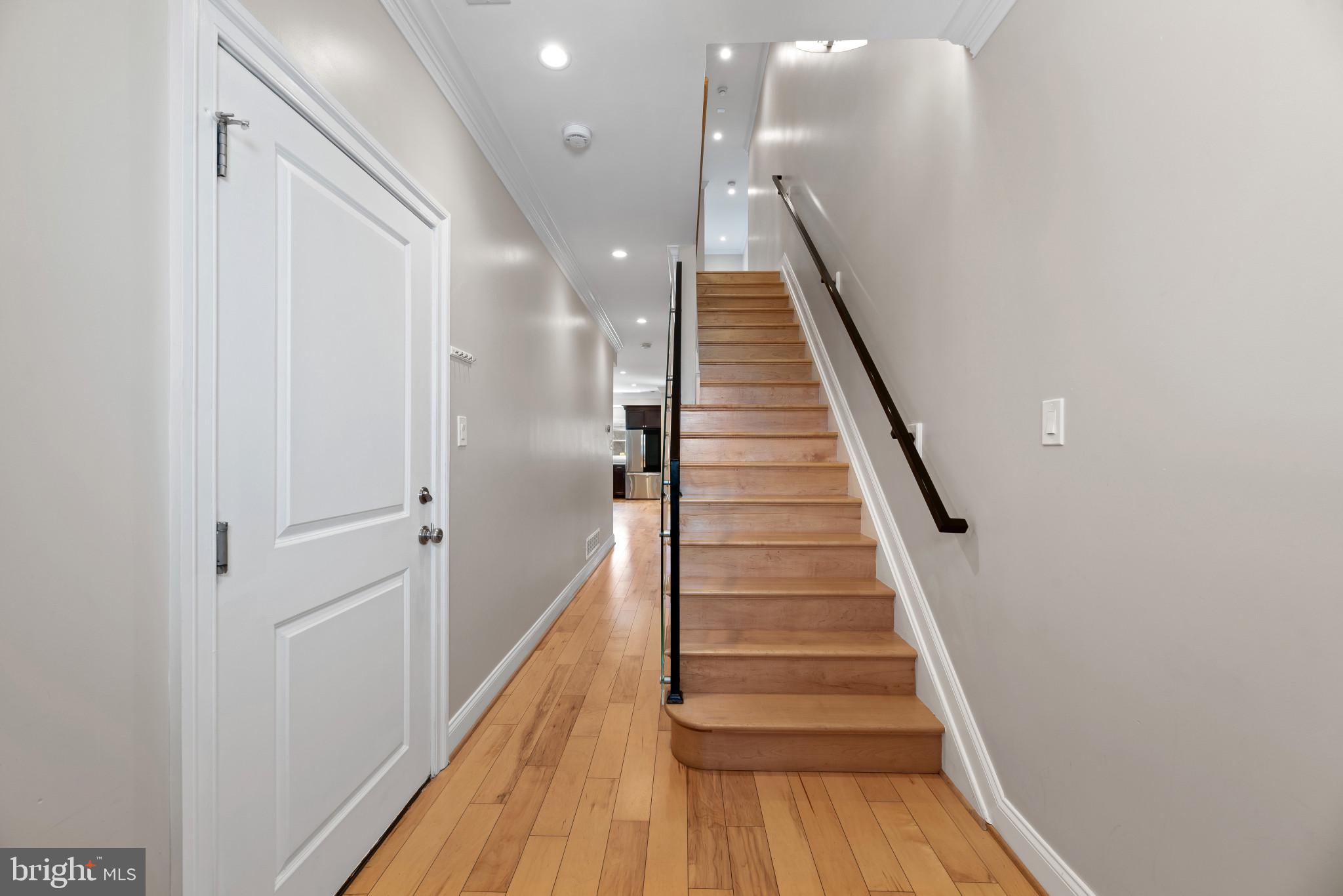 3303 Mueller Street Baltimore, MD 21224 - Photo 4 of 39 Entryway