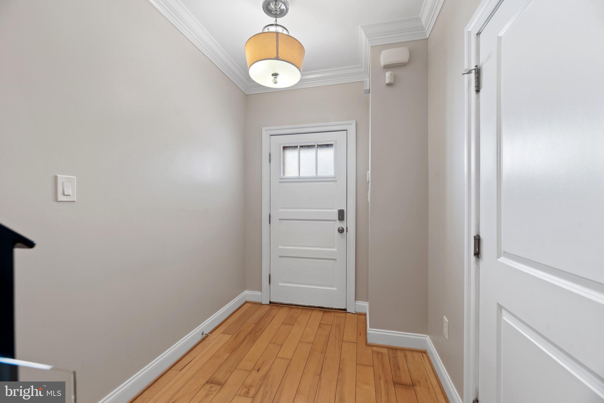 3303 Mueller Street Baltimore, MD 21224 - Photo 5 of 39 Foyer