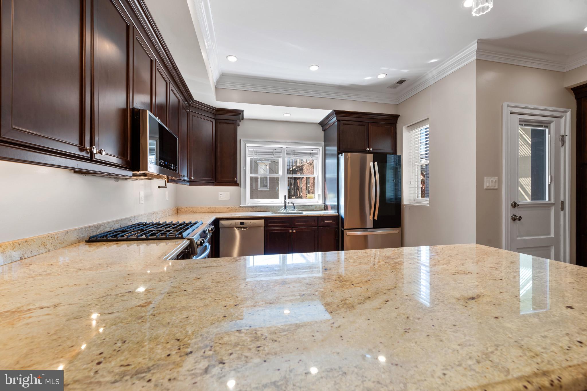 3303 Mueller Street Baltimore, MD 21224 - Photo 7 of 39 Kitchen