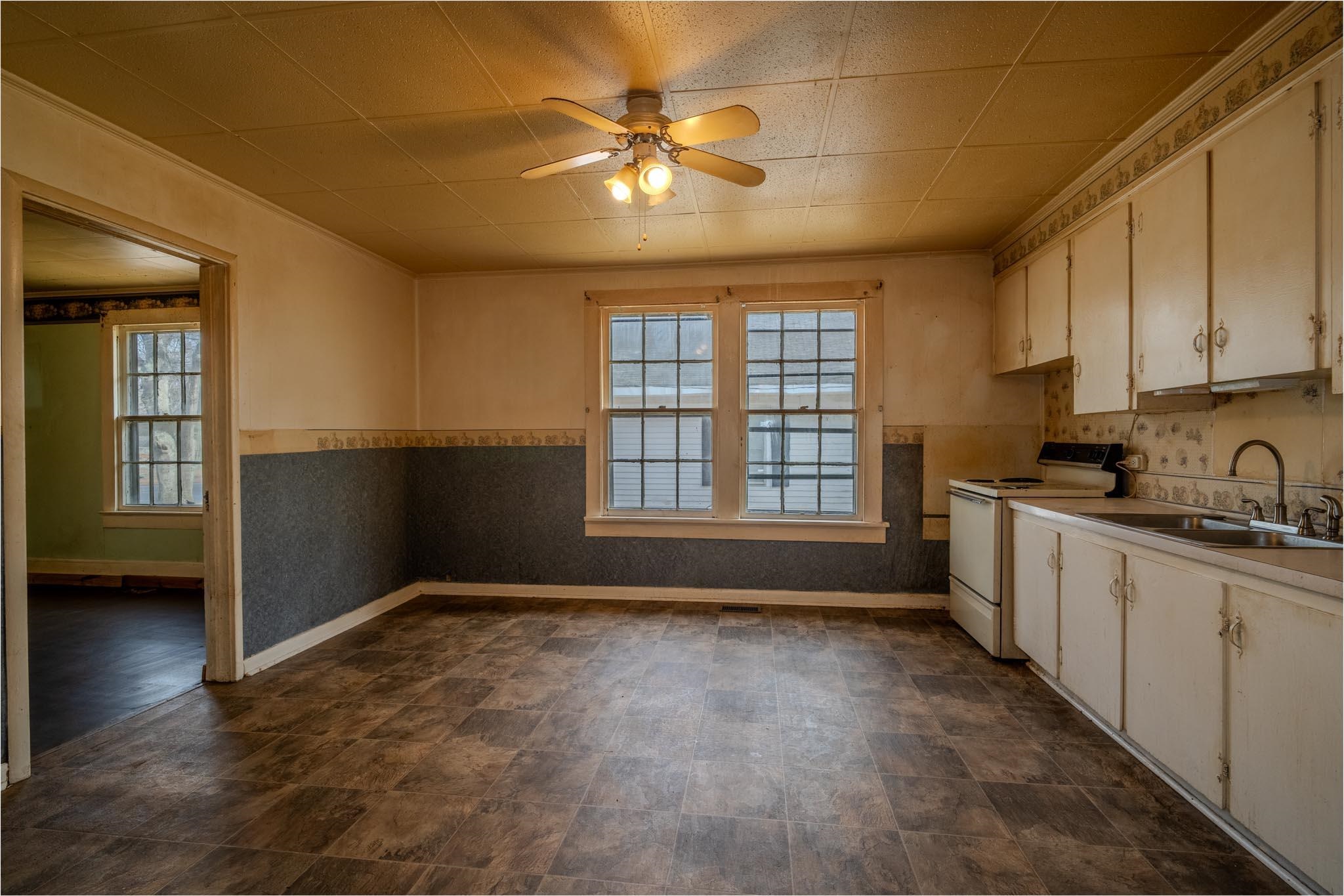 504 Railroad Avenue Gaffney, SC 29340 - Photo 10 of 21