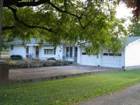 1003 Montgomery Road Northeast Newark, OH 43055 - Photo 1 of 8