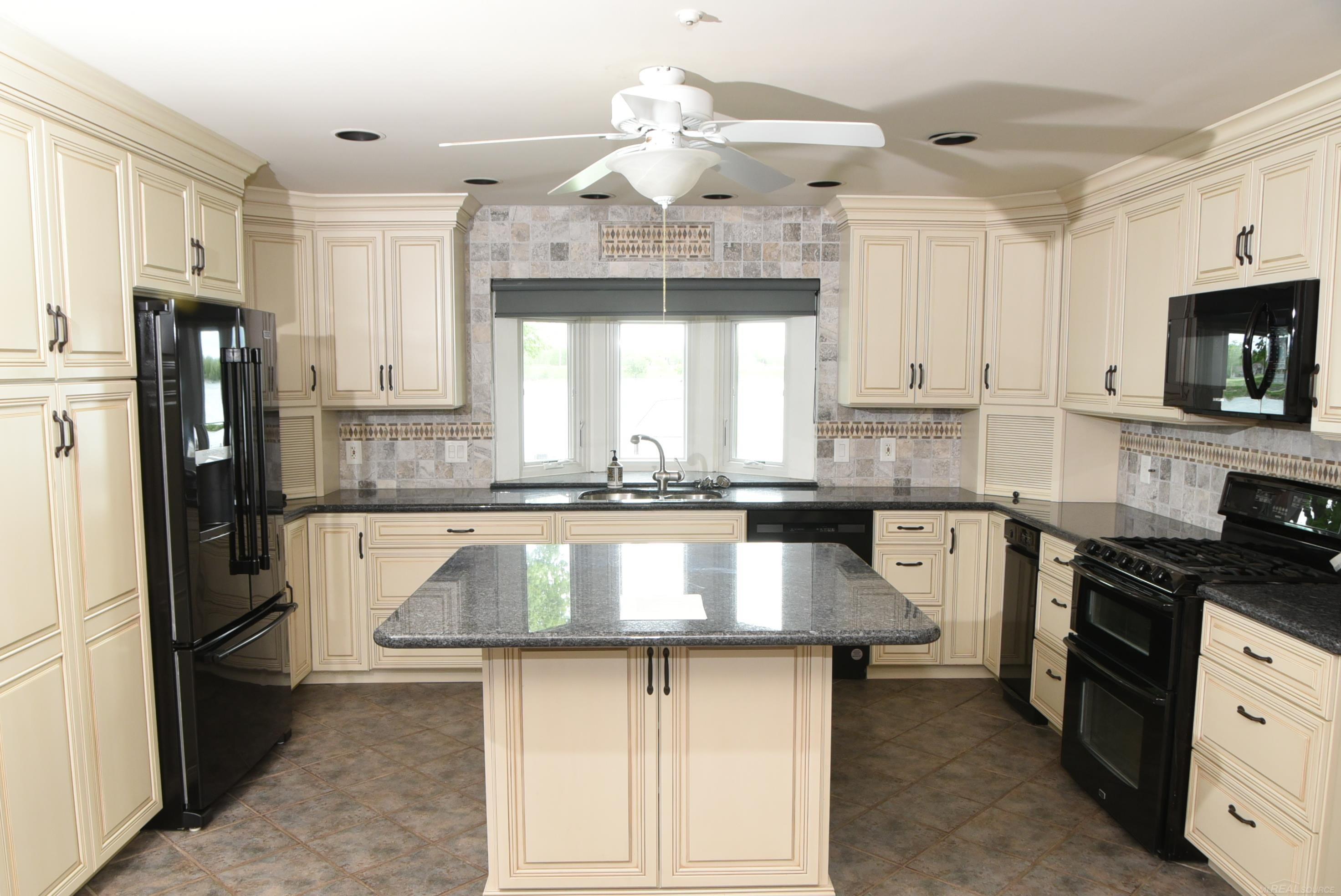 4243 River Road East China, MI 48054 - Photo 17 of 24